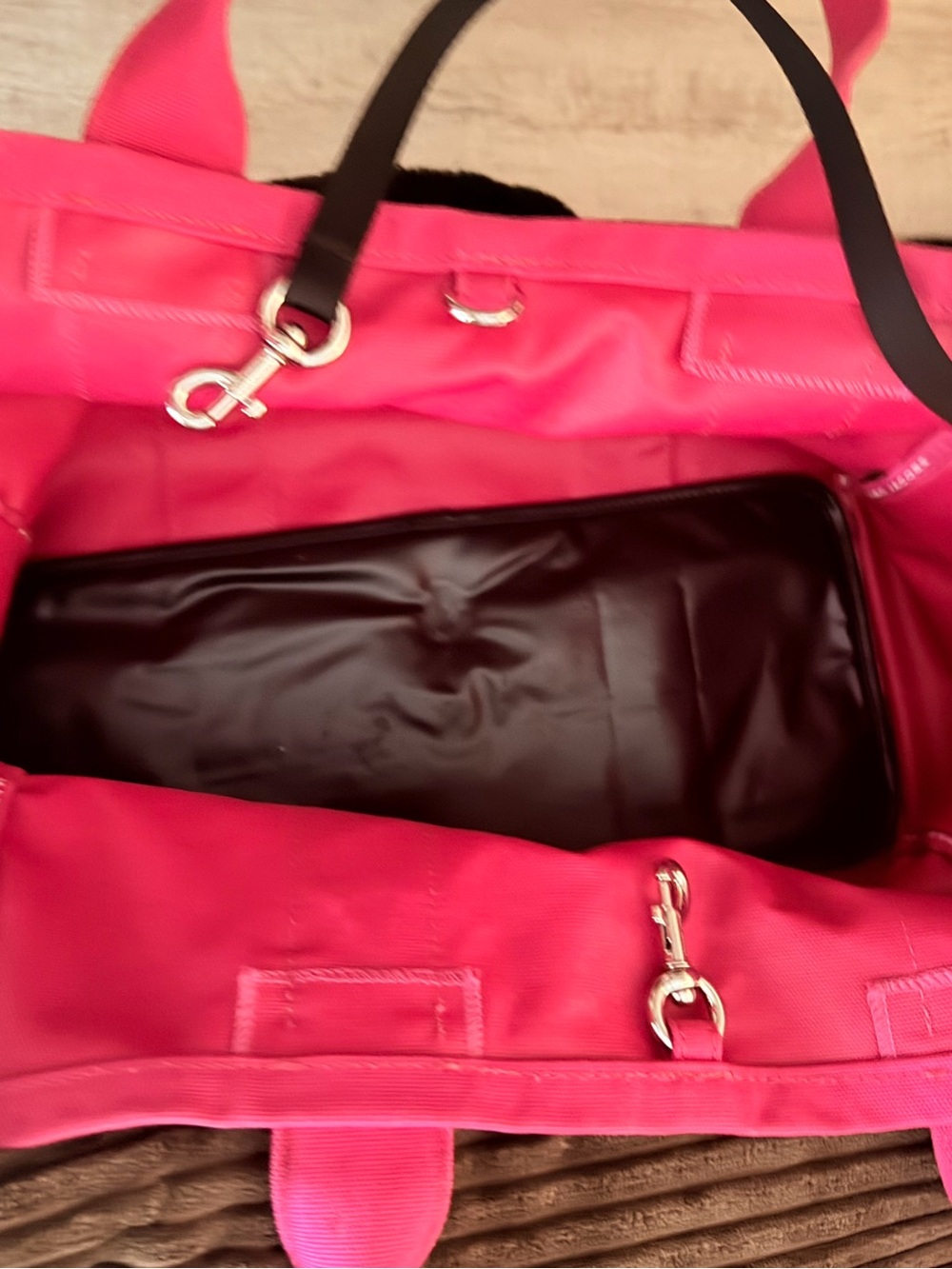 MARC JACOB Canvas Tote in Hot Pink with Logo - Picture 5 of 12